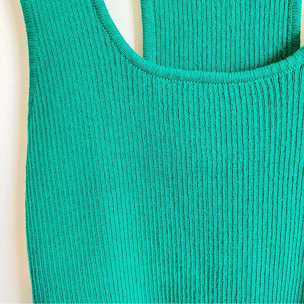 Razor back tank top - Picture 2 of 7